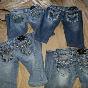 Size 25 miss me jeans.  2 boot,1skinny 1straight